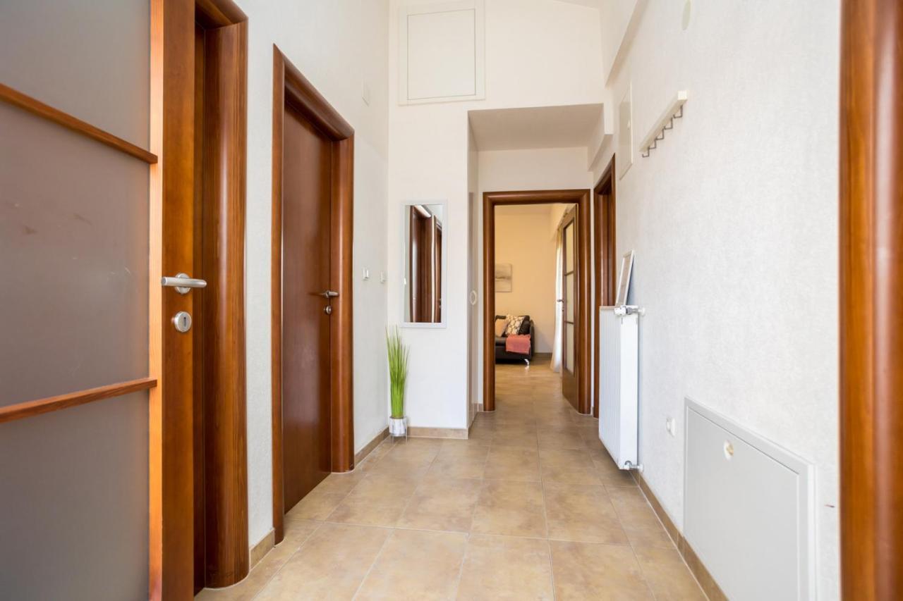 Apartmani Beba オミサリ エクステリア 写真