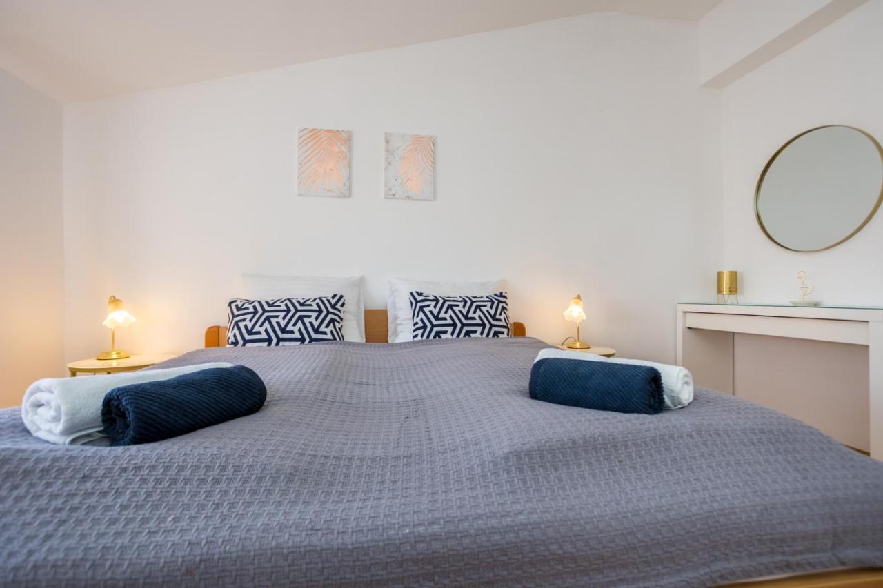 Apartmani Beba オミサリ エクステリア 写真